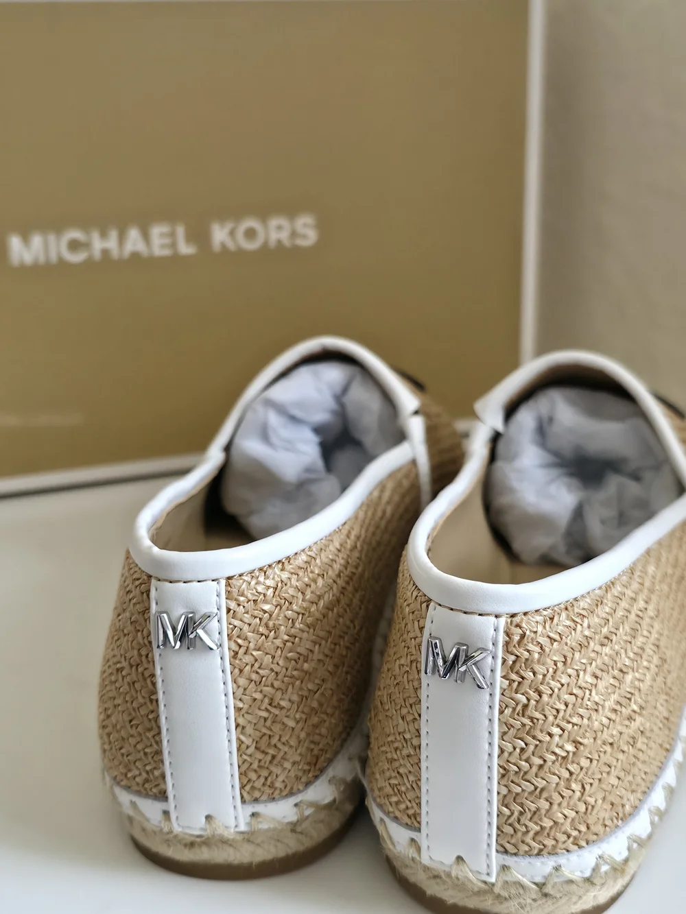 Michael Kors Natural Kenzie Espadri Straw Slip-Ons White Trim Size 9.5